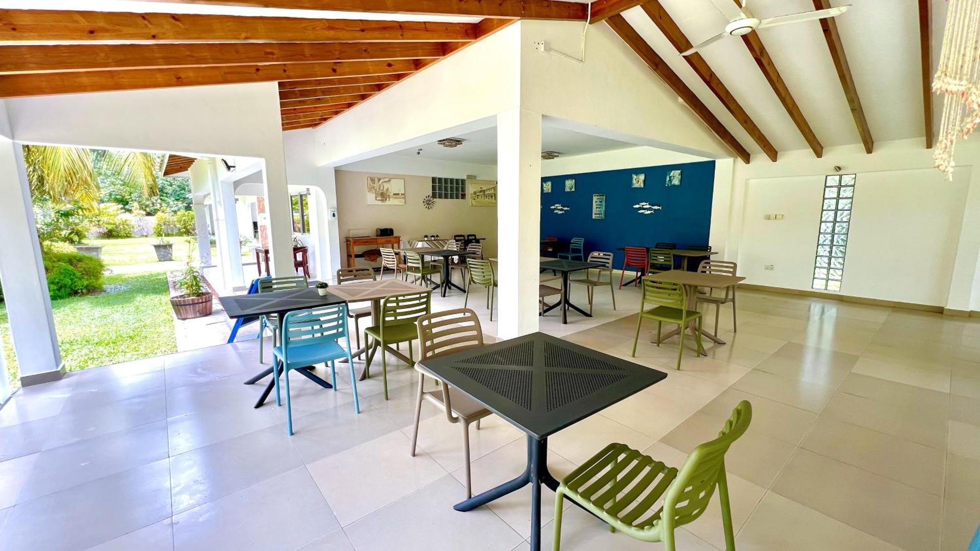 La Modestie Guest House Grand Anse  Exterior foto