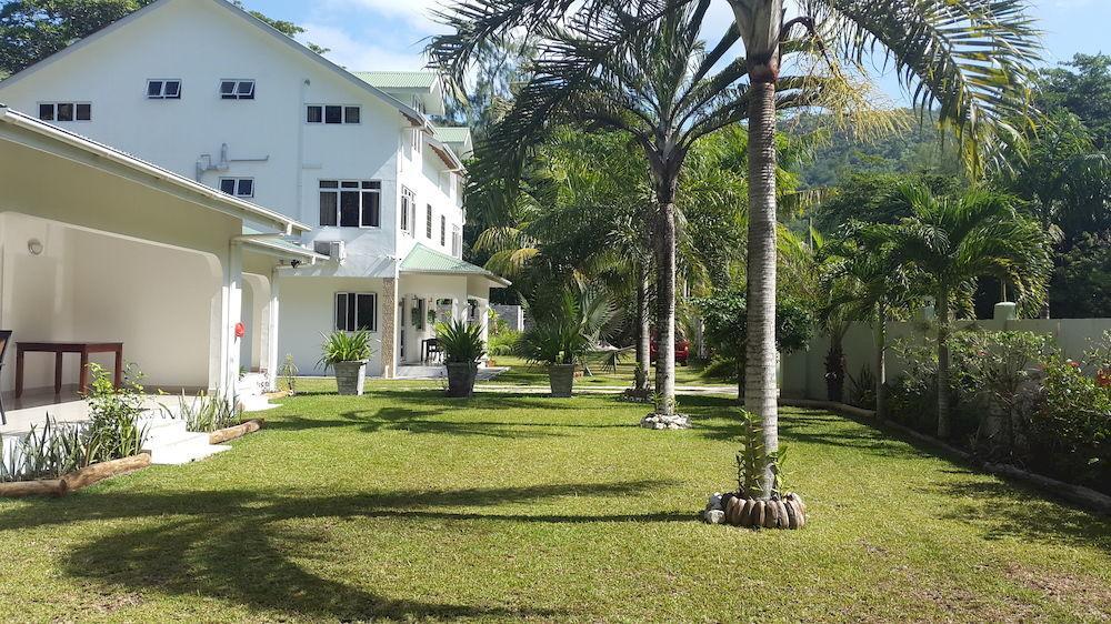 La Modestie Guest House Grand Anse  Exterior foto