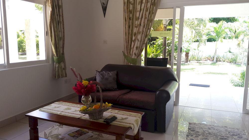 La Modestie Guest House Grand Anse  Exterior foto