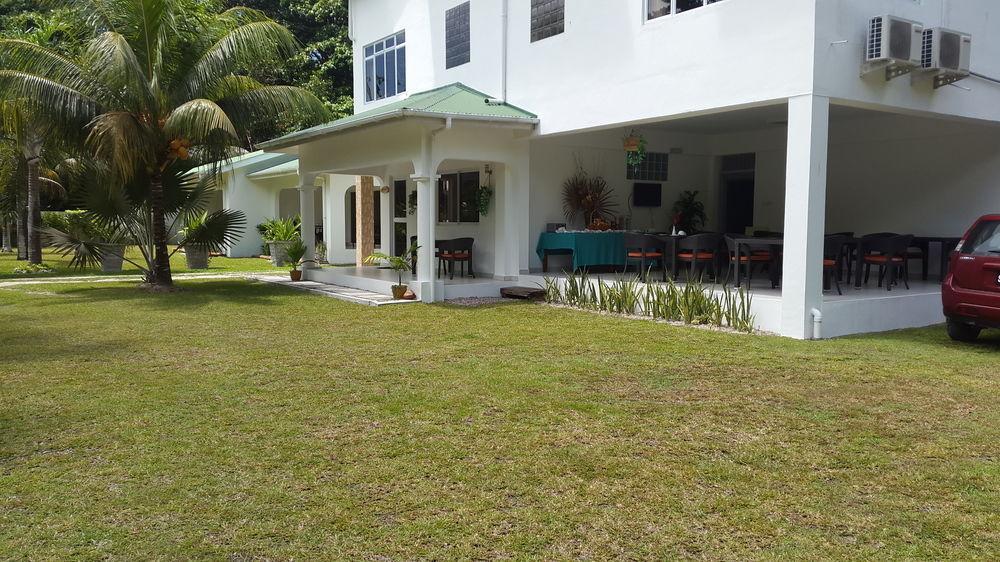La Modestie Guest House Grand Anse  Exterior foto