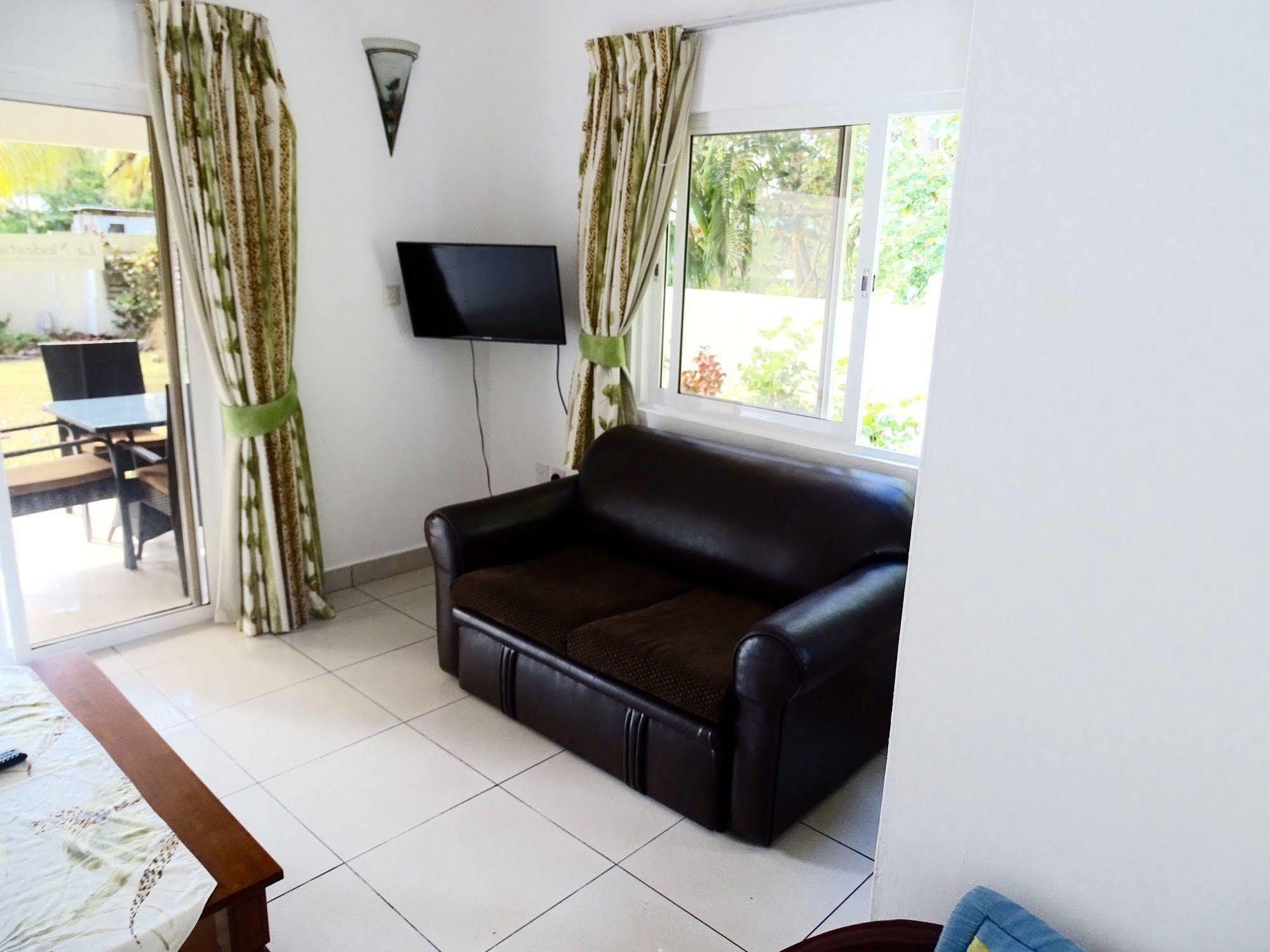 La Modestie Guest House Grand Anse  Exterior foto