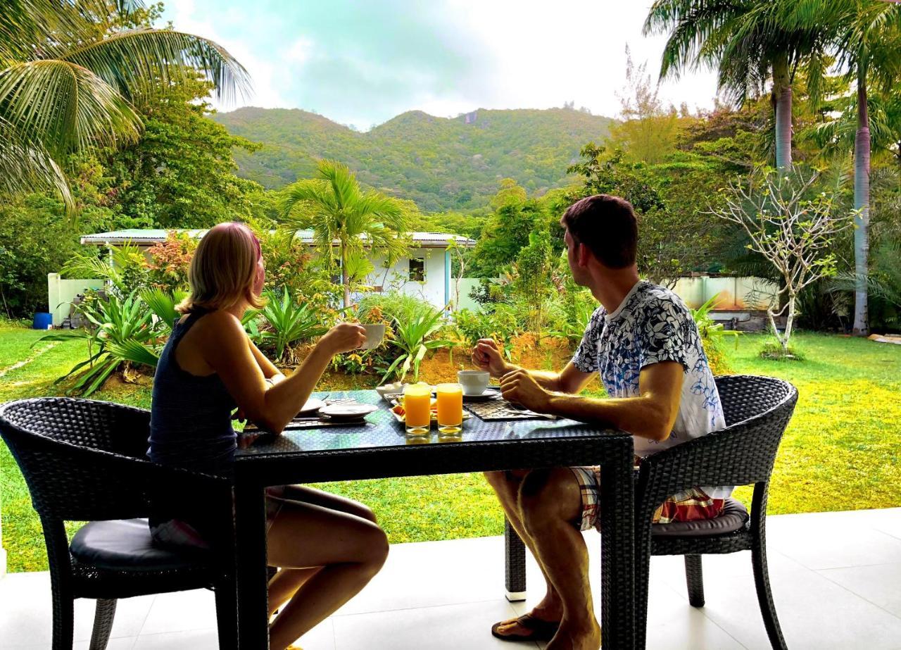 La Modestie Guest House Grand Anse  Exterior foto