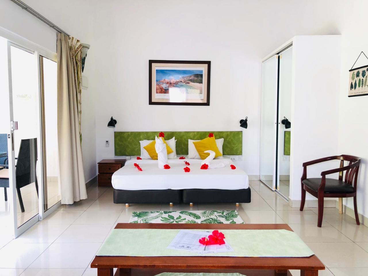 La Modestie Guest House Grand Anse  Exterior foto