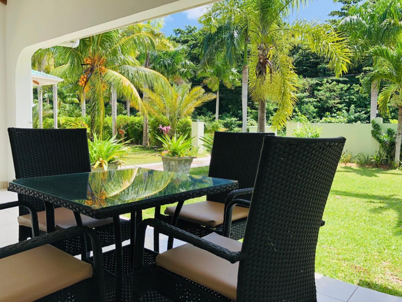 La Modestie Guest House Grand Anse  Exterior foto