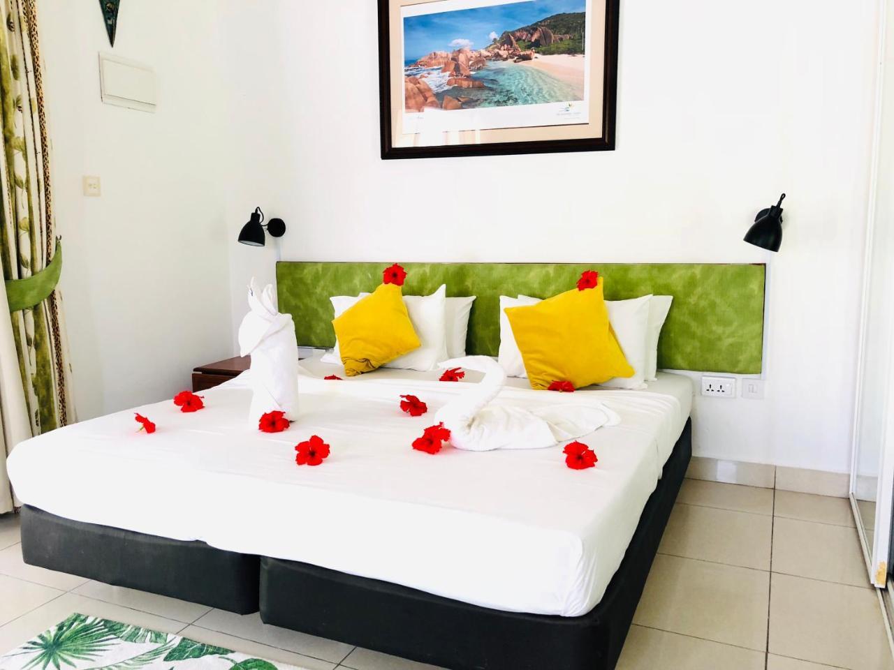 La Modestie Guest House Grand Anse  Exterior foto