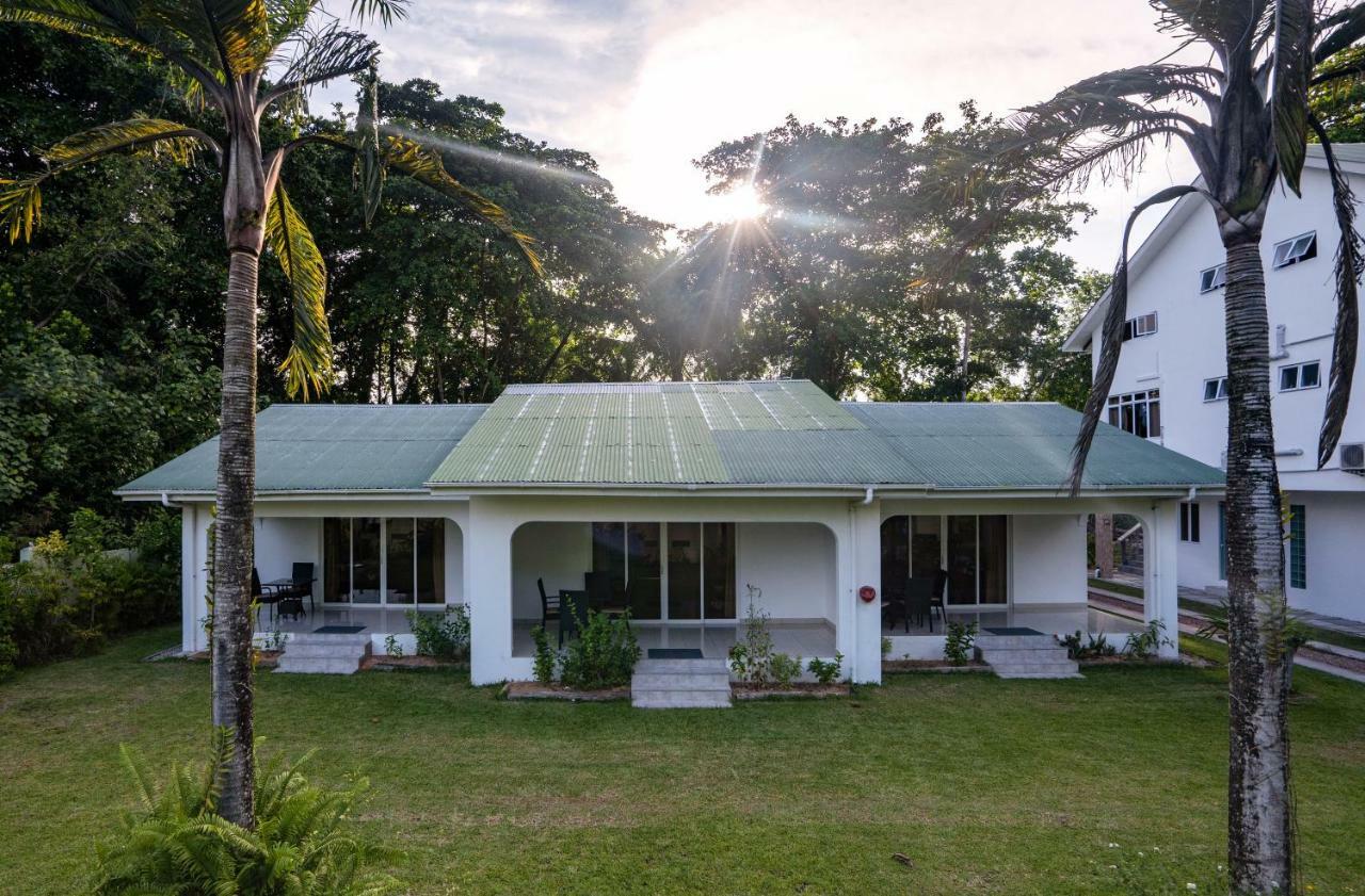 La Modestie Guest House Grand Anse  Exterior foto